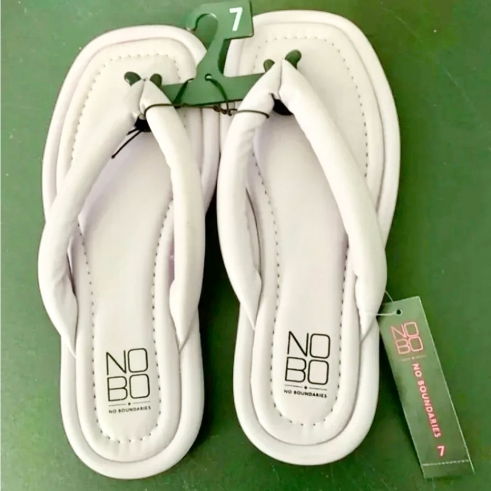 New No Boundaries sandals woman’s size 7 light violet purple color shoes